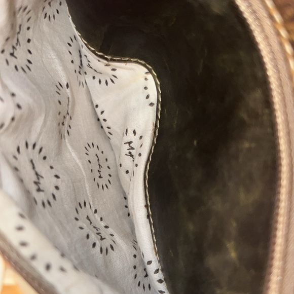 Myra crossbody or shoulder bag with adjustable strap thick durable leather - Picture 4 of 10